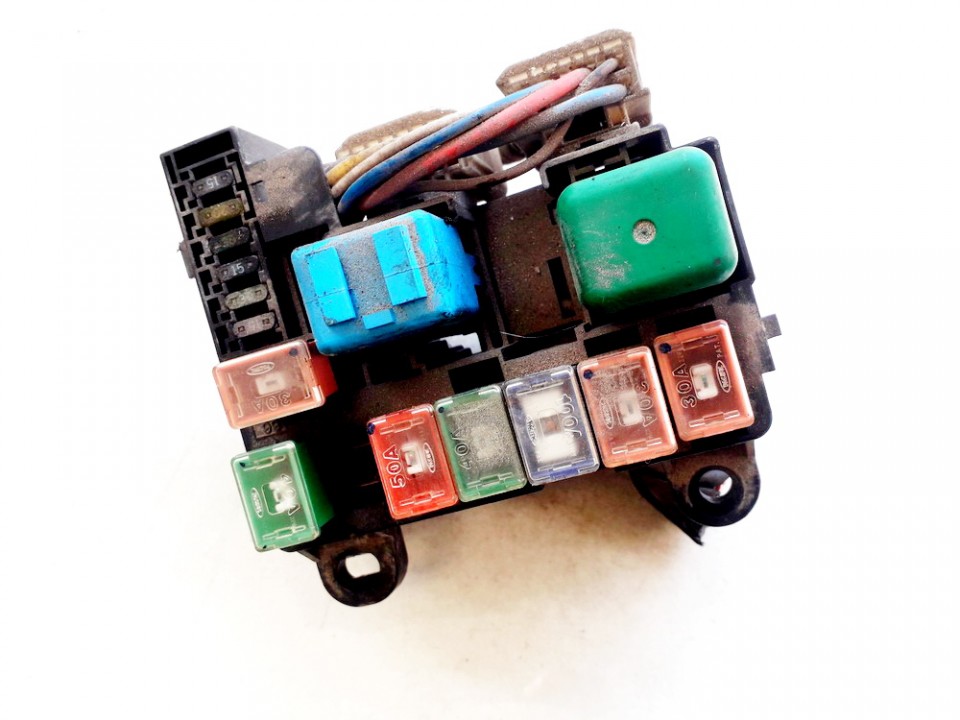 72543033 Mazda 323 1997 Fuse box