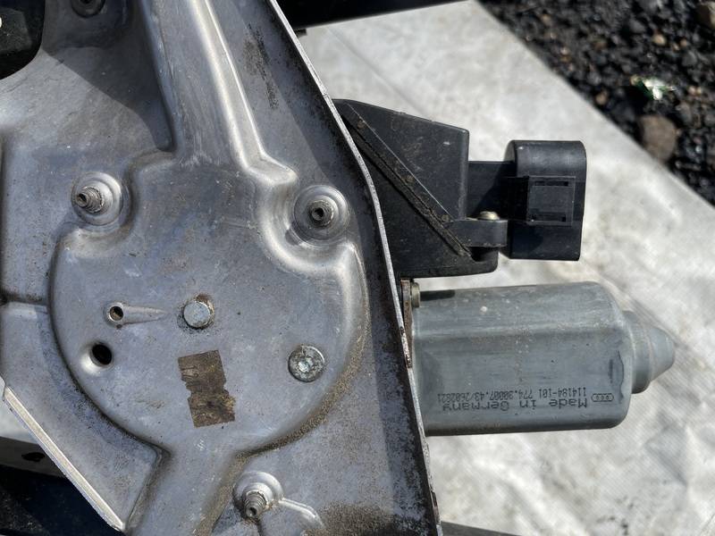 0536001401 Audi A6 2001 Durvju loga pacēlāja motors - AIZMUGURE PA KREISI - Thumbnail 3