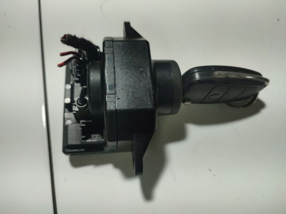 33301101 Audi A6 2005 Ignition Barrels (Ignition Switch) - Thumbnail 2
