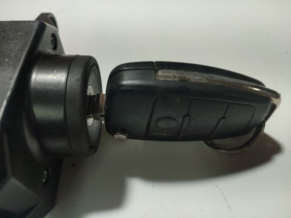33301101 Audi A6 2005 Ignition Barrels (Ignition Switch) - Thumbnail 3
