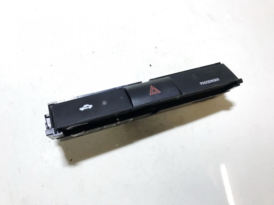 153965 used Hazard switch Toyota Corolla Verso 2007 2.2L EIS00689362