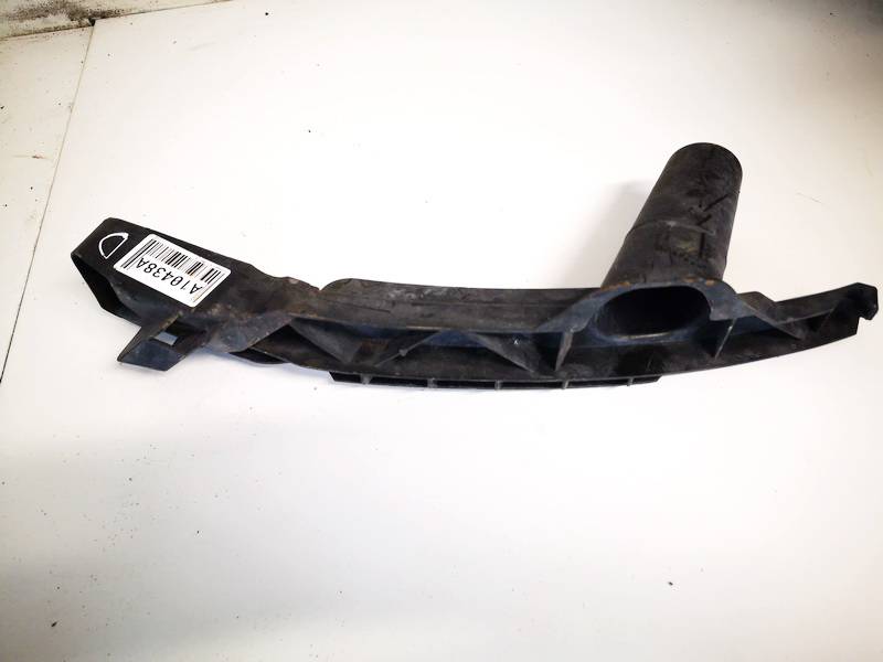 1K0807890A Volkswagen Golf 2007 Puskurin kiinnike - EDESSÄ OIKEALLA