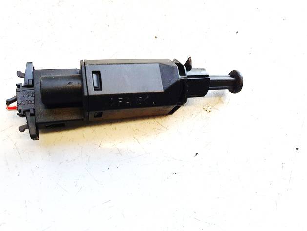 927189D Volkswagen Golf 1999 Brake Light Switch (sensor) - Switch (Pedal Contact) - Thumbnail 2