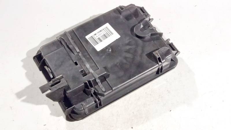 Audi A4 2000 Skrzynka bezpieczników