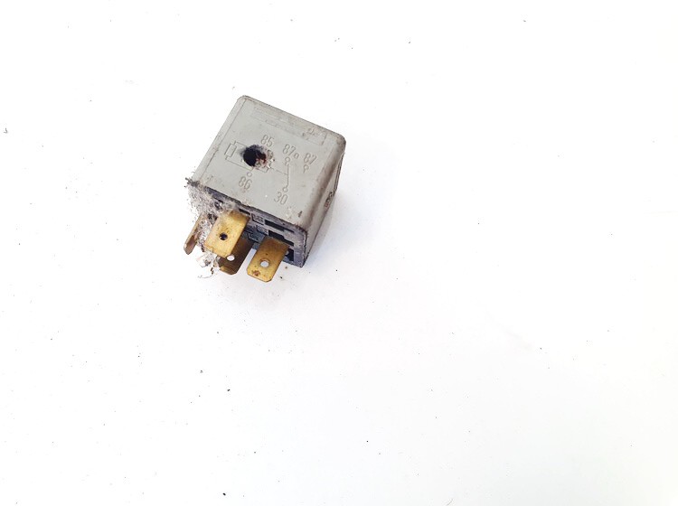 0332209159 SAAB 9-5 1999 Relay module | EuroImpex
