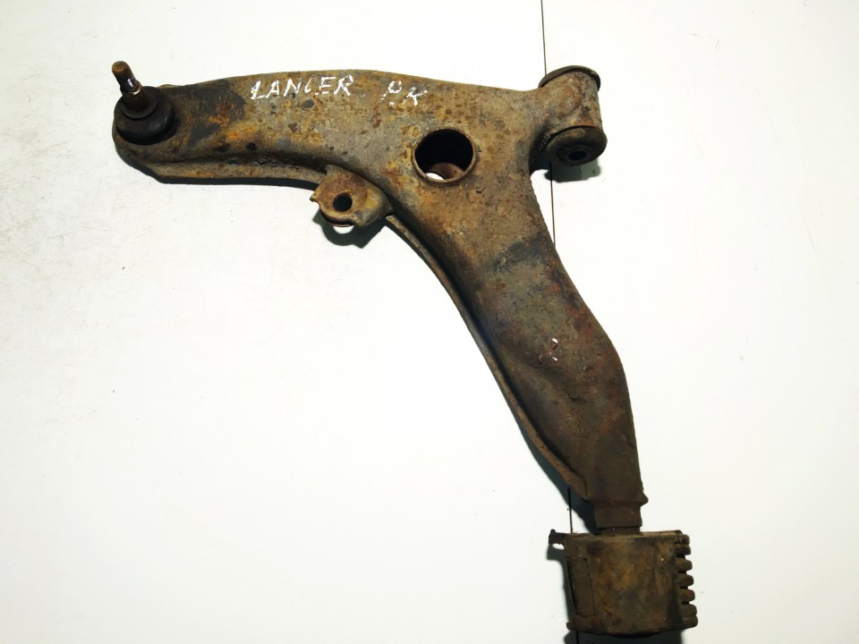 Mitsubishi Lancer 1994 Рычаг передний левый