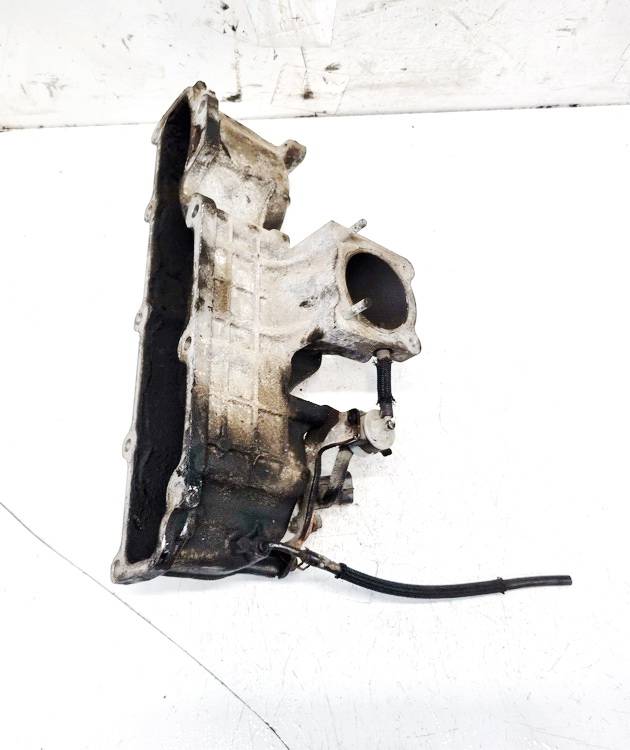 Toyota Avensis 2010 Isiurbimo kolektorius