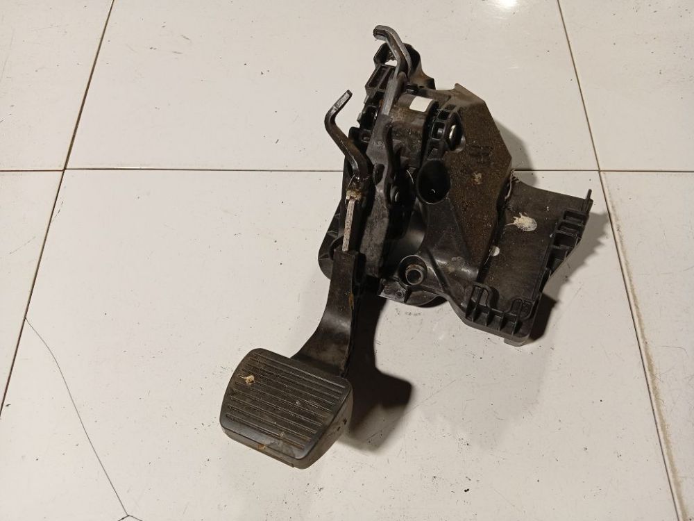 Jeep Renegade 2023 Pedal work, Brake pedal, Pedal bracket, Clutch pedal