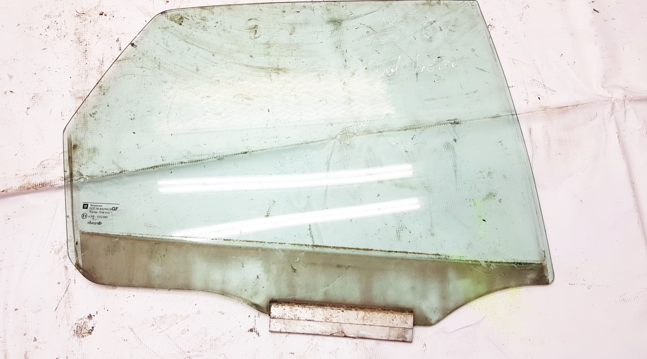 Opel Vectra 1999 Боковое окно - задний правый