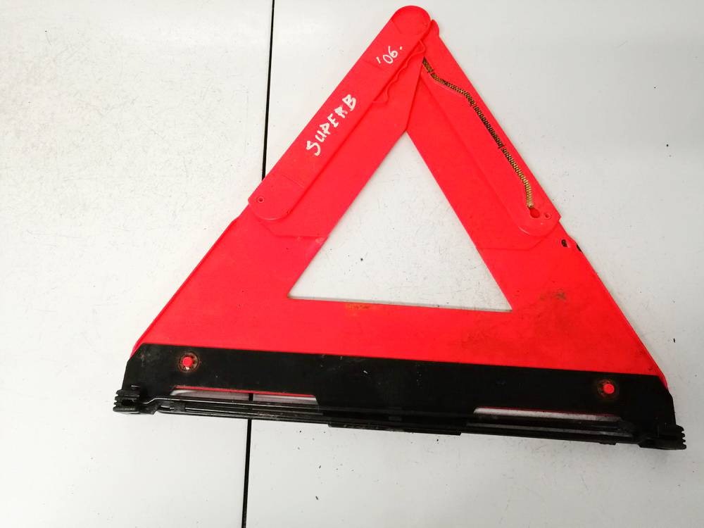 E1327R030003 Volvo V50 2005 Warning Triangle Integrated into Trunk - Thumbnail 2