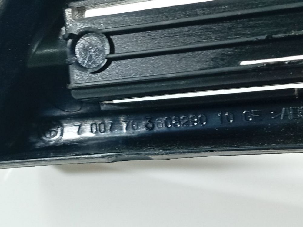 60829010 BMW 7-Series 2002 Salona apdare (plastmasas) - Thumbnail 4