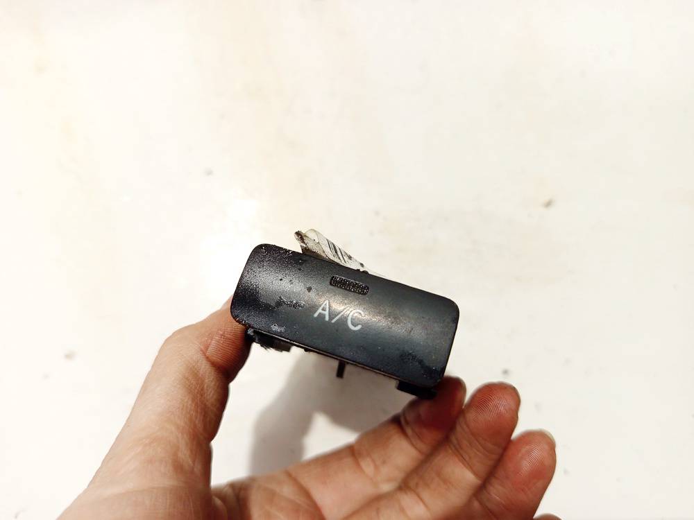 153635 Toyota Corolla Verso 2004 Air Conditioner switch - Thumbnail 2