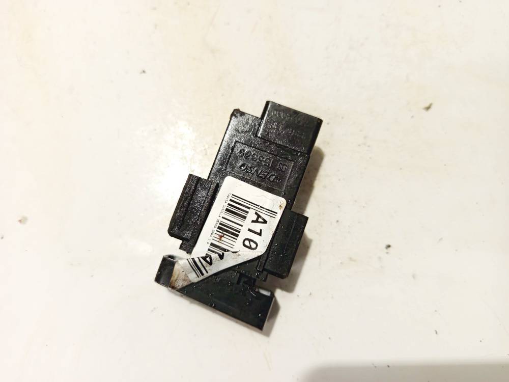 153635 Toyota Corolla Verso 2004 Air Conditioner switch - Thumbnail 3