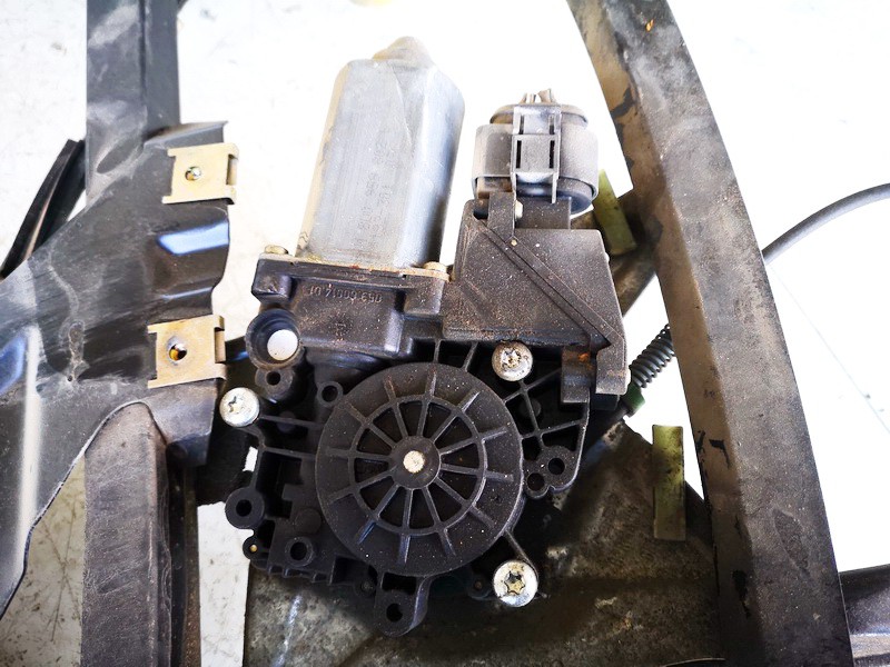 8D0959802B Audi A4 1996 Window Motor - FRONT RIGHT