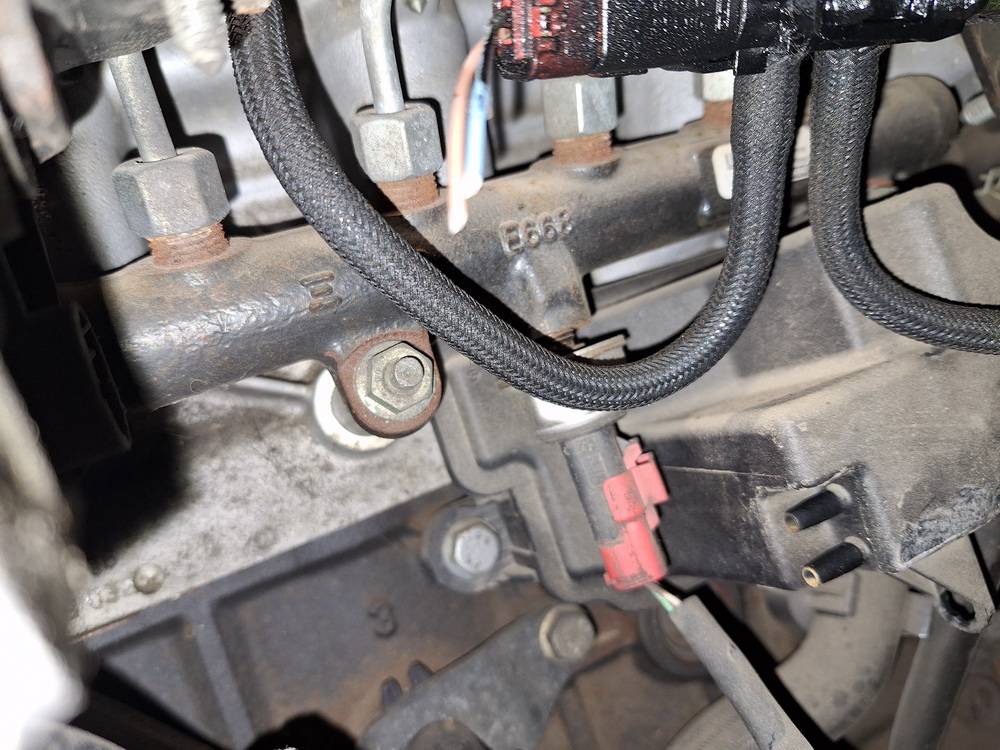 9654726280 Peugeot 307 2006 Fuel injector rail (injectors)(Fuel distributor) - Thumbnail 2