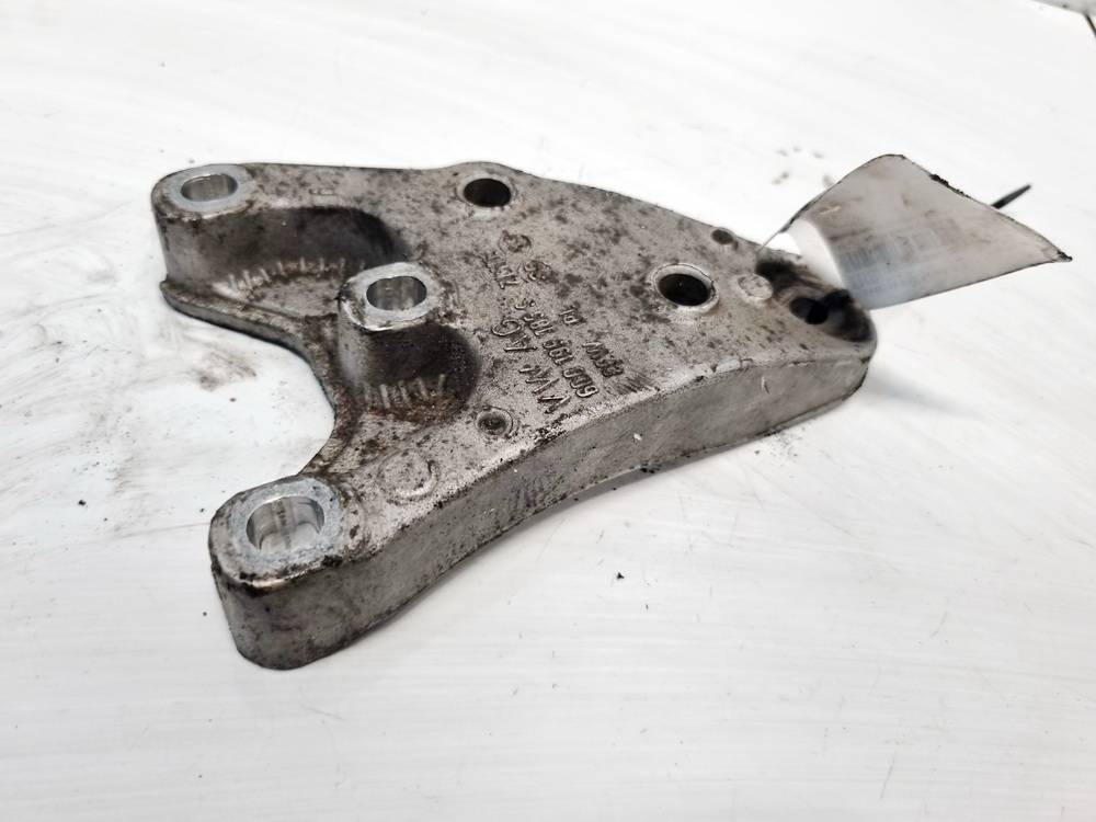 6Q0199185S Skoda Fabia 2009 Wspornik silnika