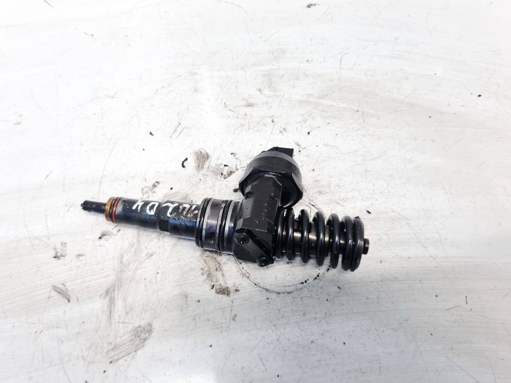 038130073BN Volkswagen Polo 2007 Wtryskiwacz Paliwa