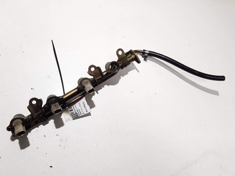 t147410 a461h02 Fuel injector rail (injectors)(Fuel distributor) Nissan