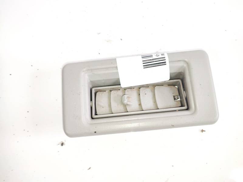 Mitsubishi Pajero 2002 Wloty powietrza do kabiny