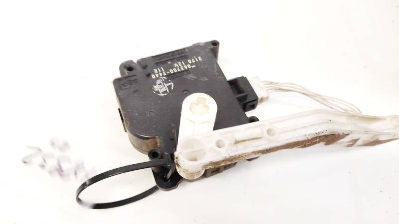 0637007440 Toyota RAV-4 2003 Silnik klapki nagrzewnicy - Thumbnail 2