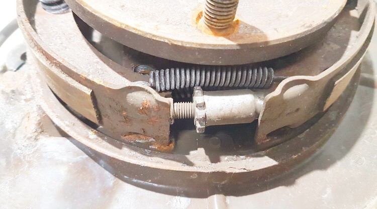 Toyota Corolla Verso 2009 Mechanizm hamulca ręcznego