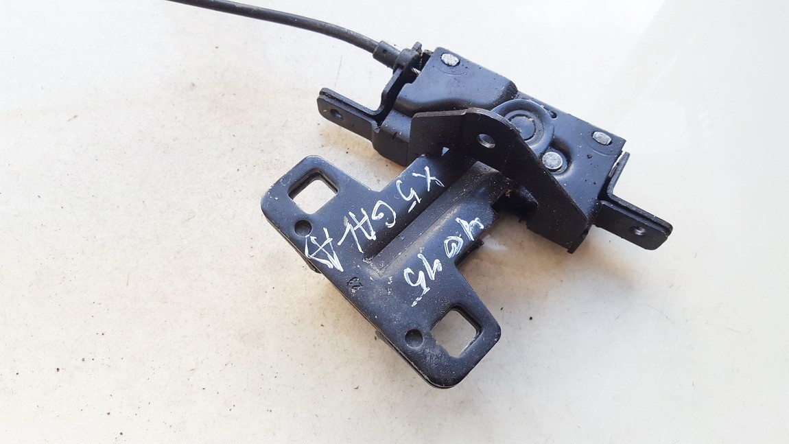 F00P0Z0154 BMW X5 2003 Takaluukun lukko - TAKANA