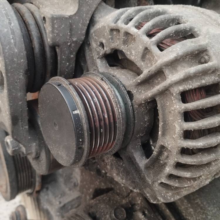 045903023 Skoda Praktik 2007 Alternator - Thumbnail 2