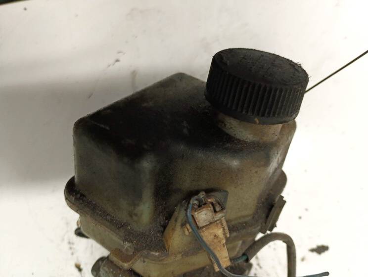 Mazda 5 2005 Vairo stiprintuvo bakelis - Thumbnail 2