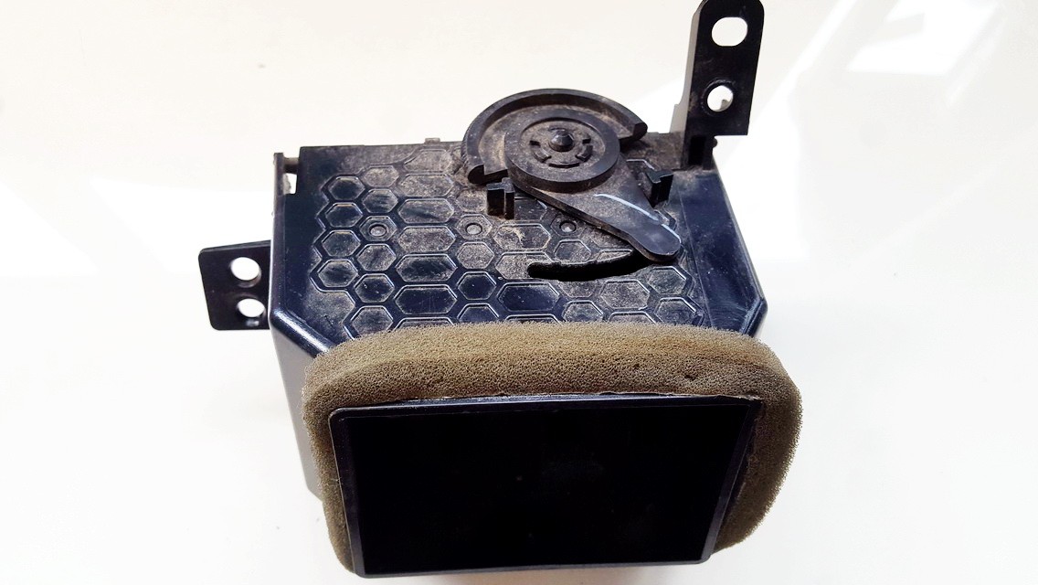 10070482AA01 Chrysler Voyager 2001 Dash Vent (Air Vent Grille) - Thumbnail 2