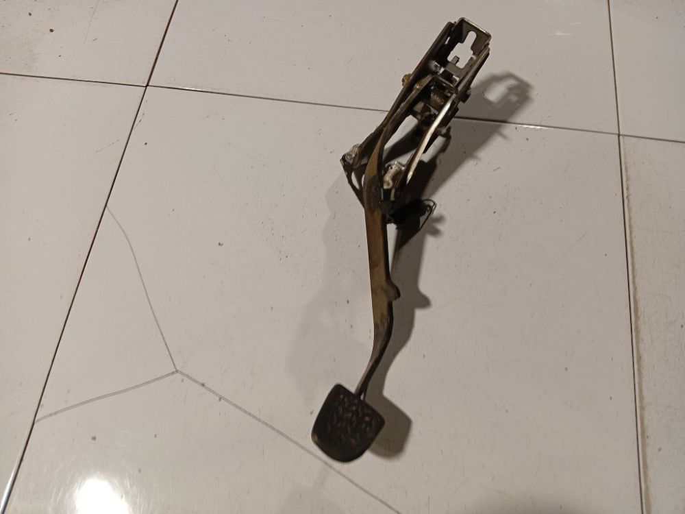 Toyota Corolla 2004 Pedał sprzęgła