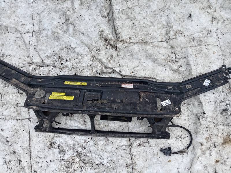 Volvo V70 2001 Панель радиаторов (телевизор)