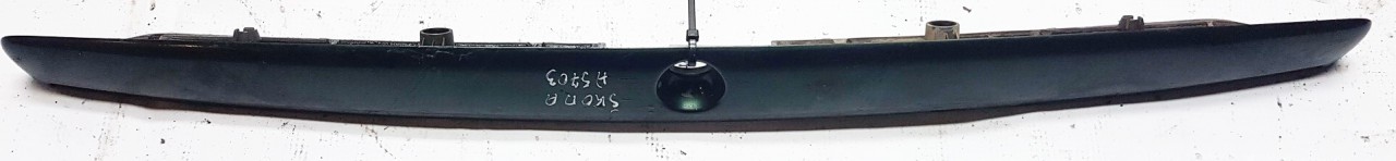 1U6827577E Skoda Octavia 2002 Door handle tailgate boot trim strip cover - REAR