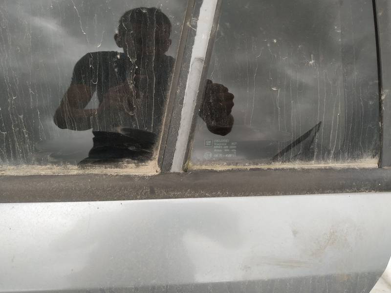 Opel Vectra 2003 Durvju stikla sloksne - AIZMUGURE PA KREISI - Thumbnail 3