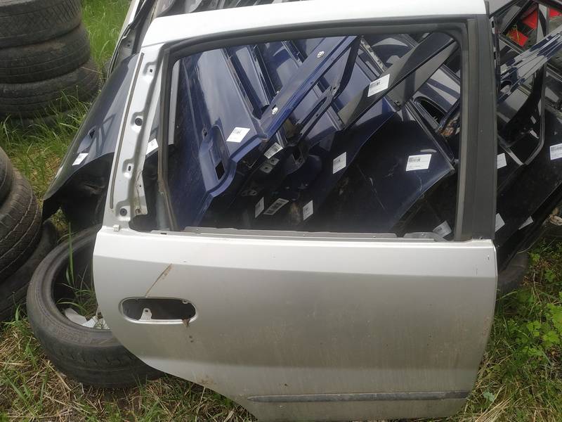 PILKOS Nissan Almera Tino 2002 portes arrière droite
