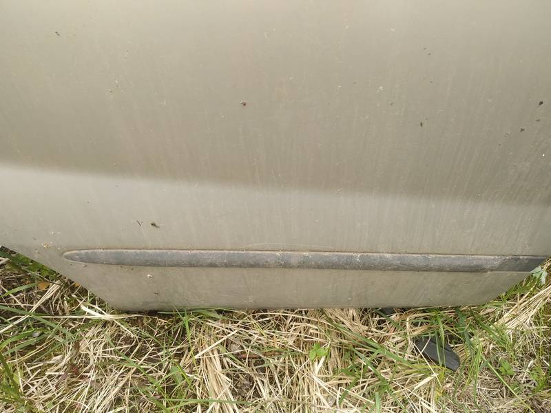 Nissan Almera Tino 2002 arrière droite garniture porte de moulage