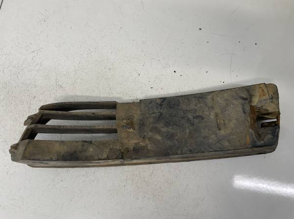 8D0807346 Audi A4 1997 Bumper Grille - FRONT RIGHT - Thumbnail 2