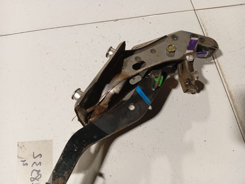 Toyota RAV-4 2003 Stabdziu pedalas - Thumbnail 4