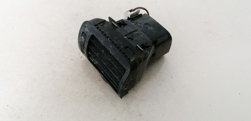 3B0819704A Volkswagen Passat 1998 Dash Vent (Air Vent Grille)