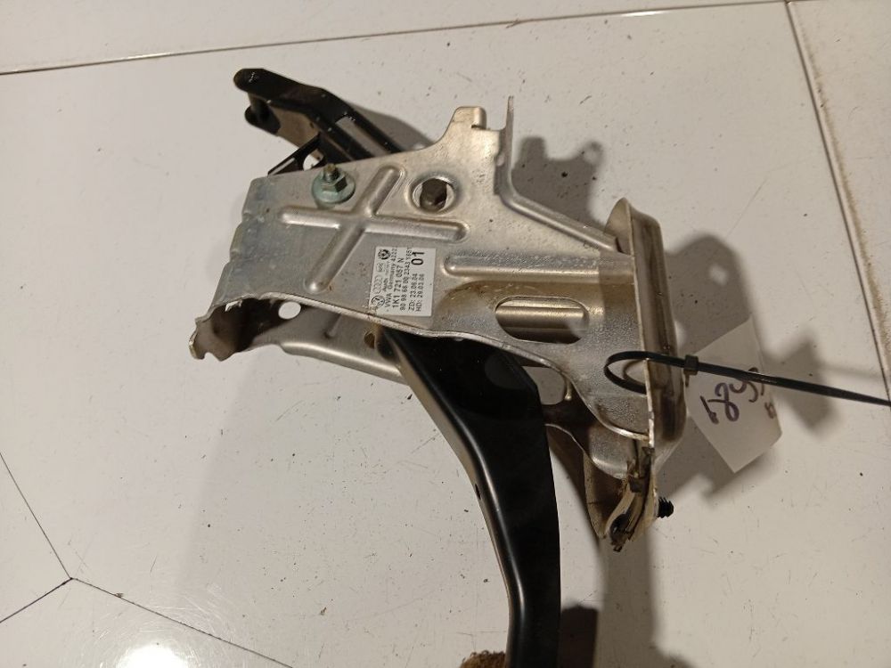 1K1721057N Volkswagen Passat 2006 Pedalwerk Bremspedal Pedalhalter Kupplungspedal - Thumbnail 3