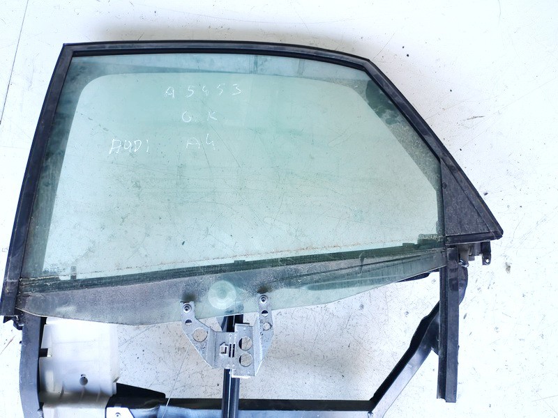 Audi A4 1996 Szyba drzwi - TYLNE LEWE