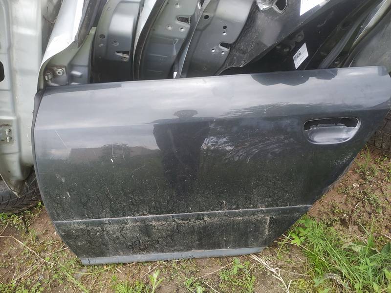 JUODOS Audi A6 2003 Durys G.K.