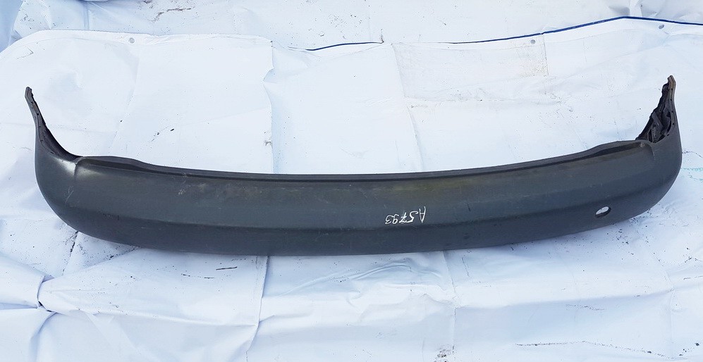 JUODAS Volkswagen Caddy 2005 Bampers - AIZMUGURE