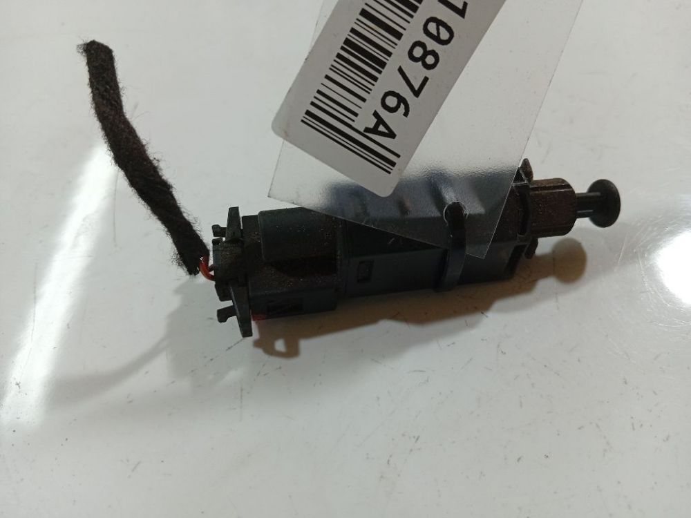 1H0927189D Audi A2 2002 Brake Light Switch (sensor) - Switch (Pedal Contact) - Thumbnail 2