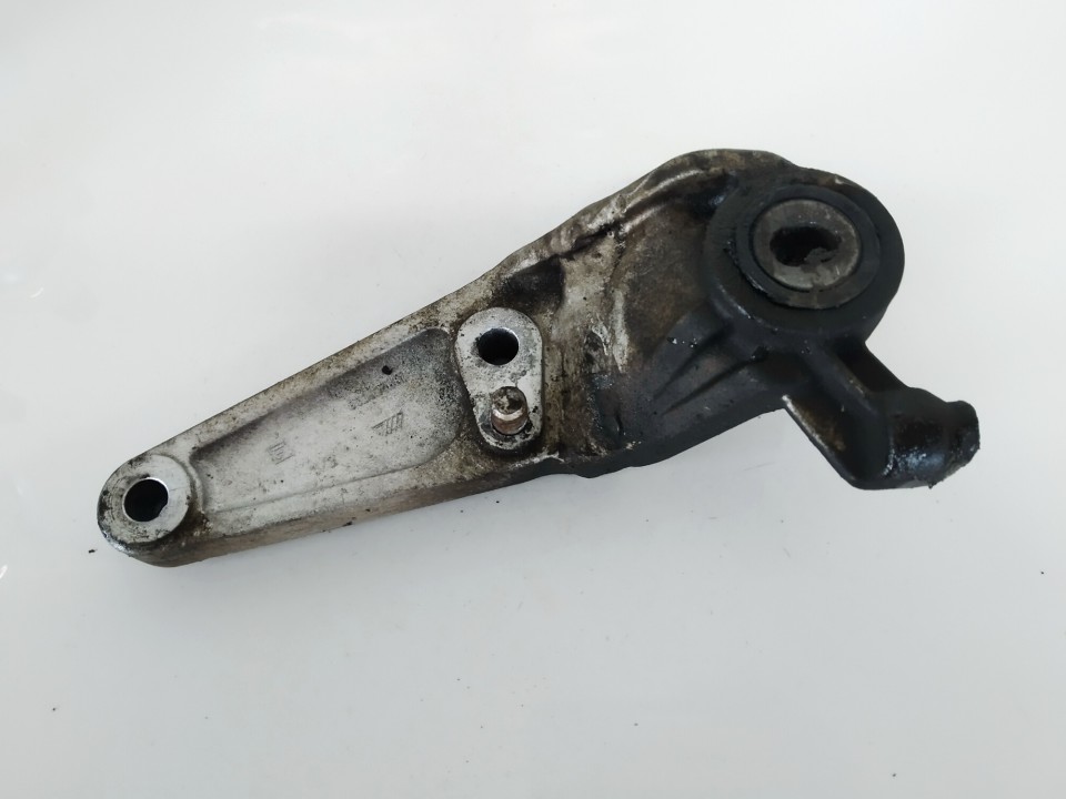 13130723 Opel Corsa 2007 Engine Mount Bracket and Gearbox Mount Bracket