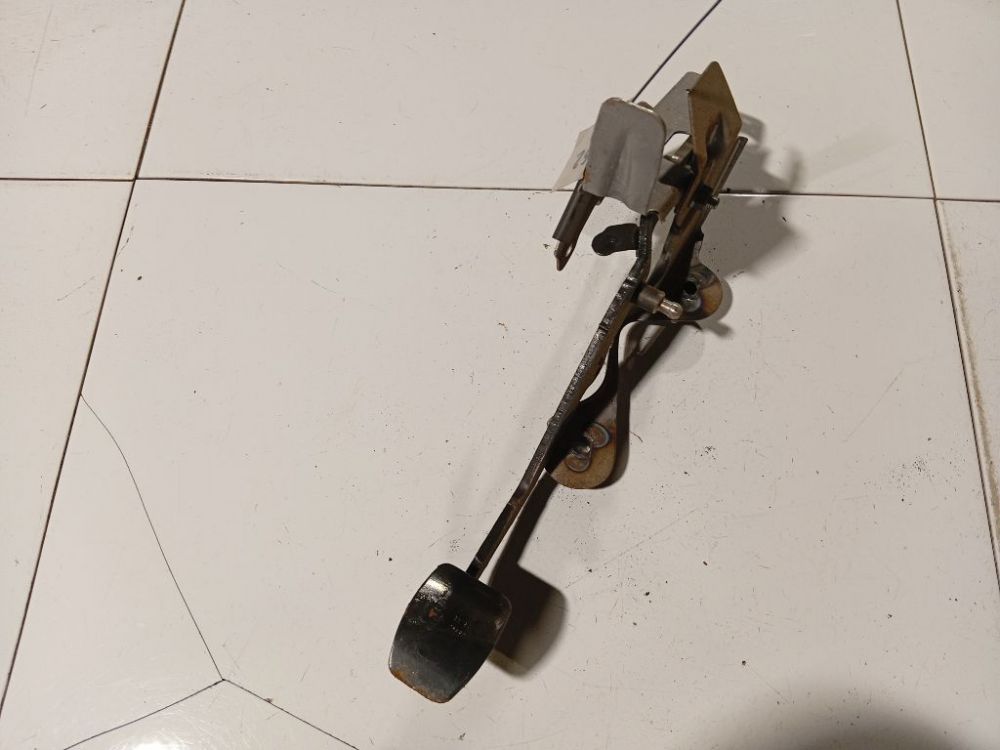 Renault Clio 2016 Pedał hamulca