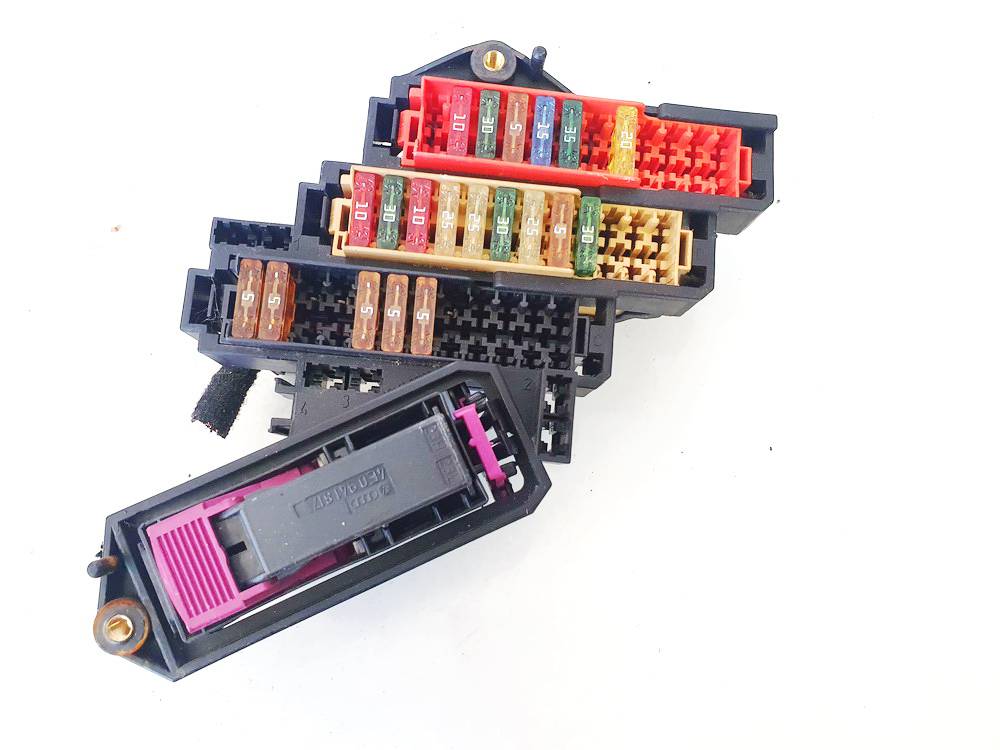 4e0941817 used Fuse box Audi Q7 2006 3.0L 15EUR EIS01719519 Used Auto