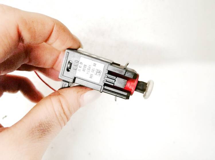 09185906 SAAB 9-3 2003 Czujnik świateł hamulca (przekaźnik-klakson) - Thumbnail 3