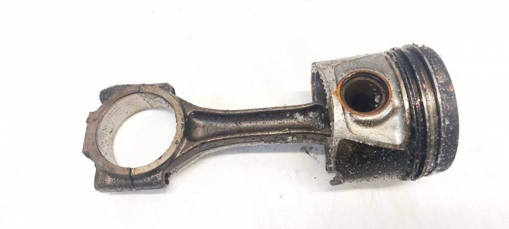 Audi A3 2004 Tłok z korbowodem