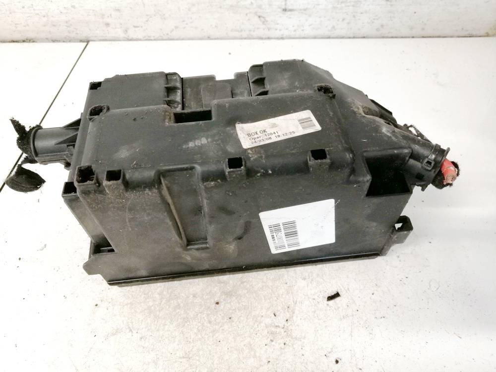 13246926 Opel Corsa 2008 Boîte à fusibles