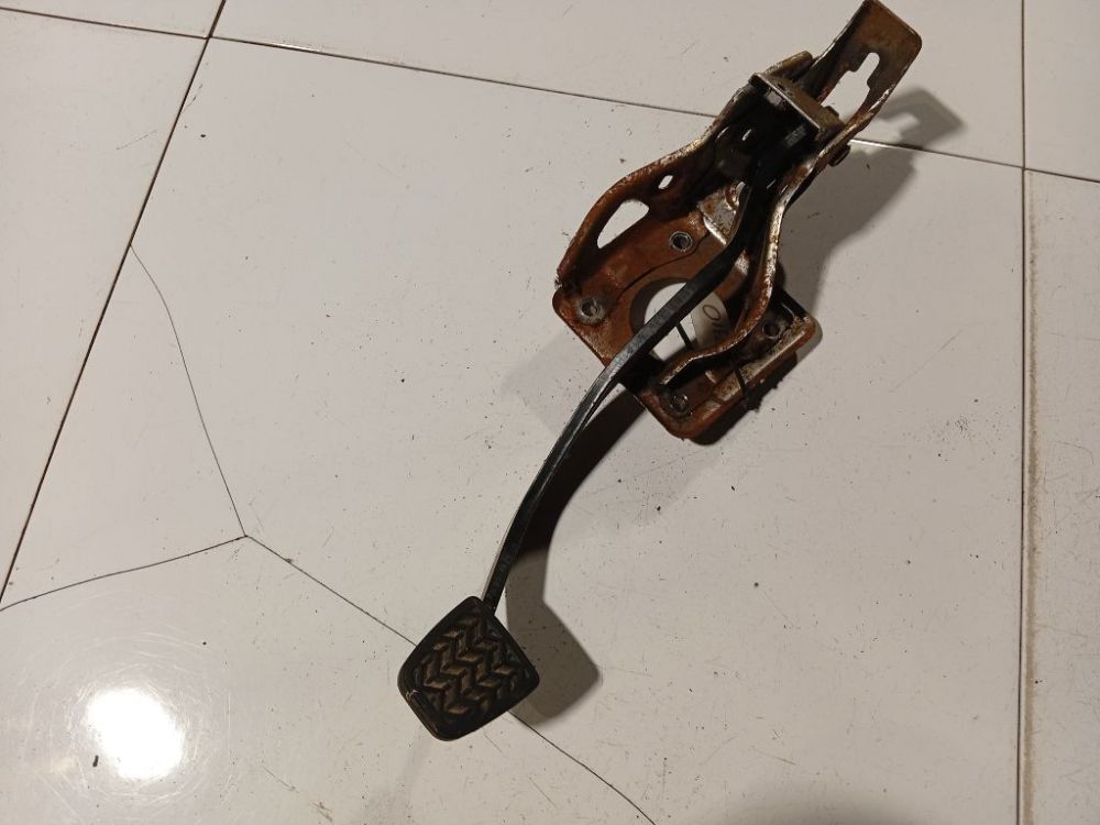Toyota Corolla 2004 Clutch pedal